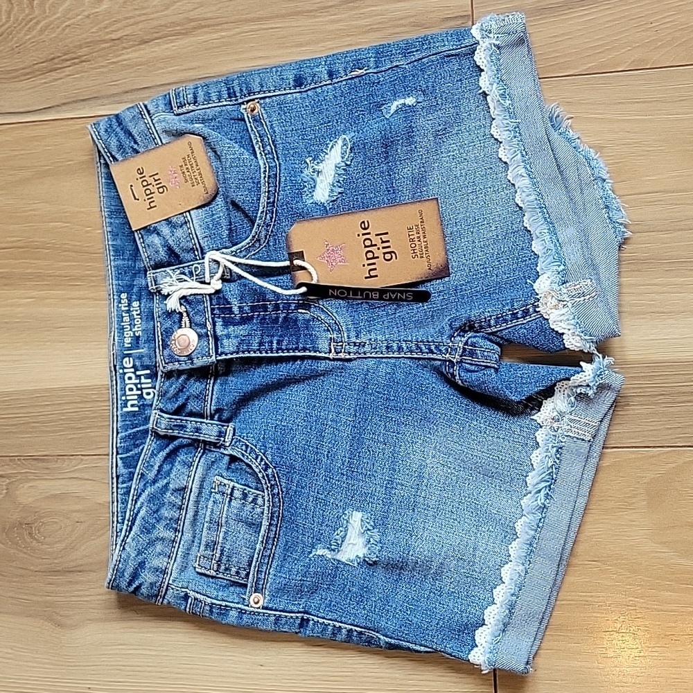 NWT hippie girl Regular Rise Shortie Jean Shorts Adjustable Waist Lace